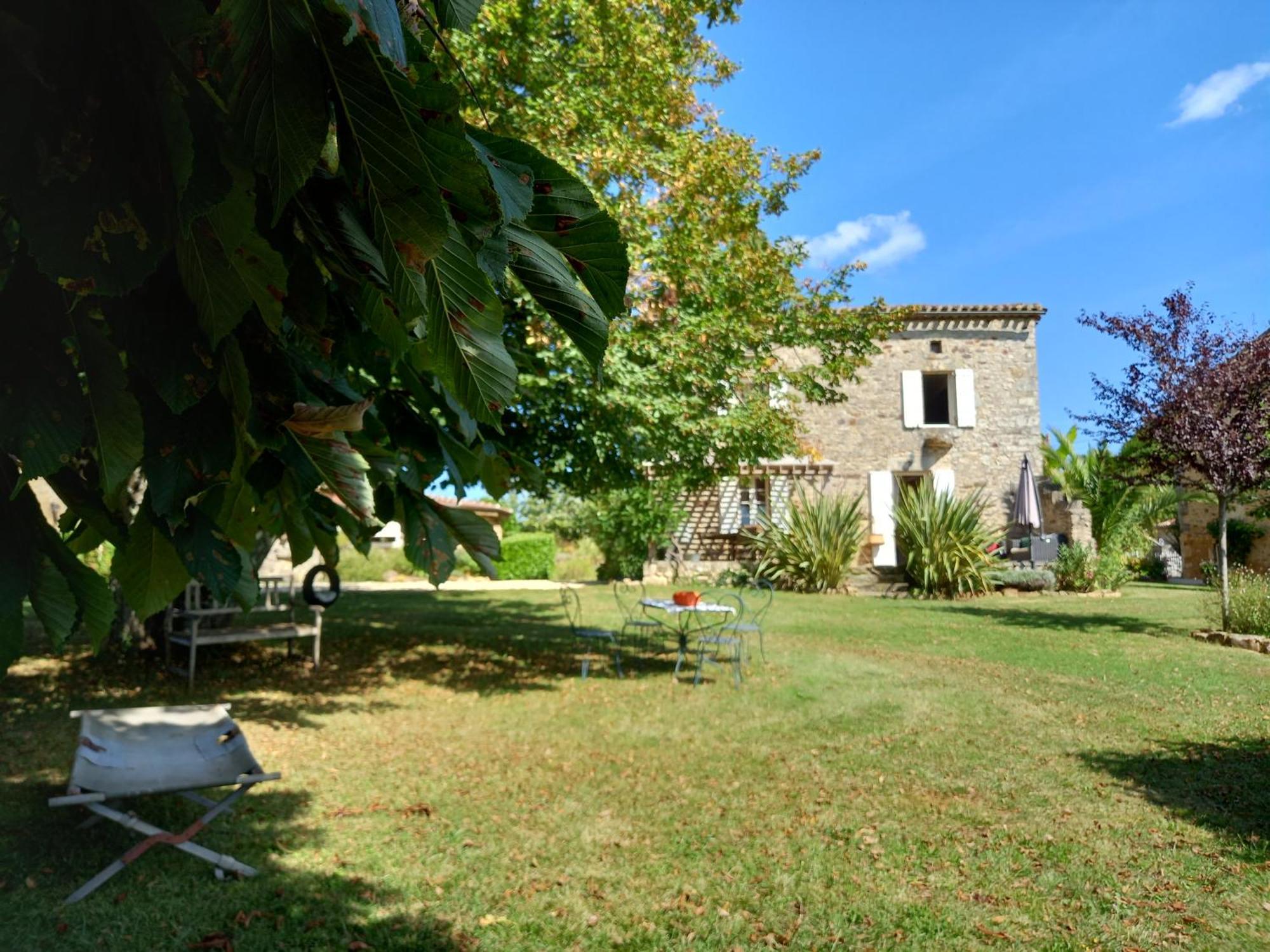 Gites Lalaurie Sauveterre-la-Lémance Δωμάτιο φωτογραφία